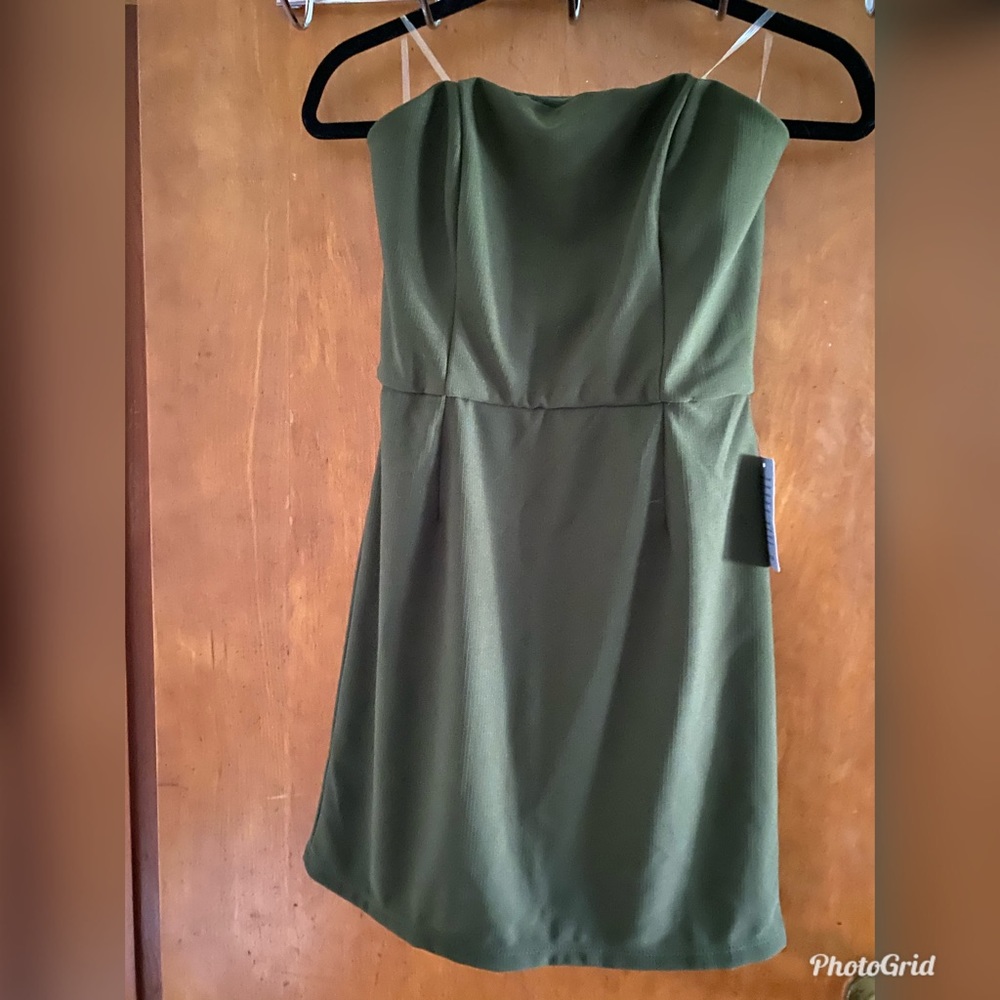 Women’s olive tones strapless dress